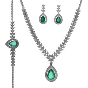Elegant Emerald and Diamond Jewelry Set