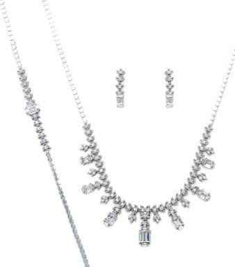 Dazzling Diamond Jewelry Set with Intricate Design1