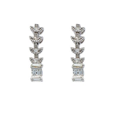 Dazzling Diamond Jewelry Set with Intricate Design4